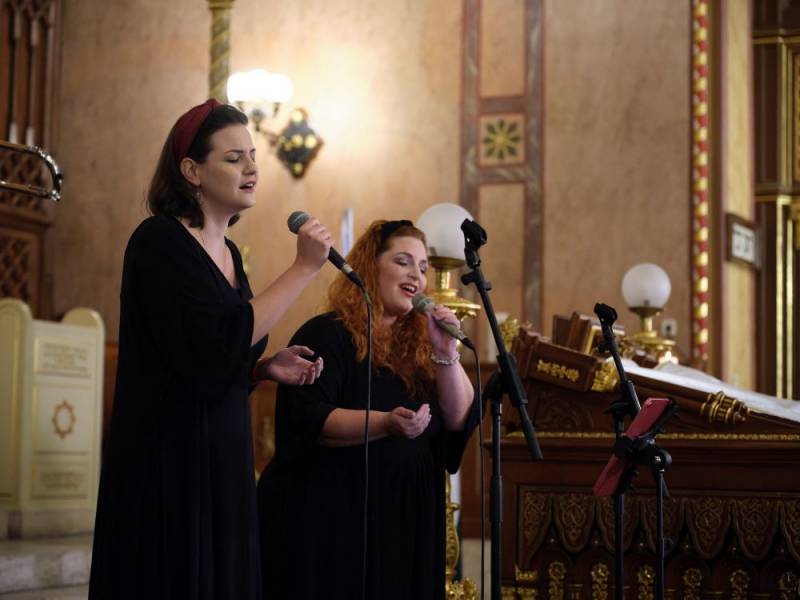 A Hamsa zenekar tagjai: Kuna Kata és Kuna Vali